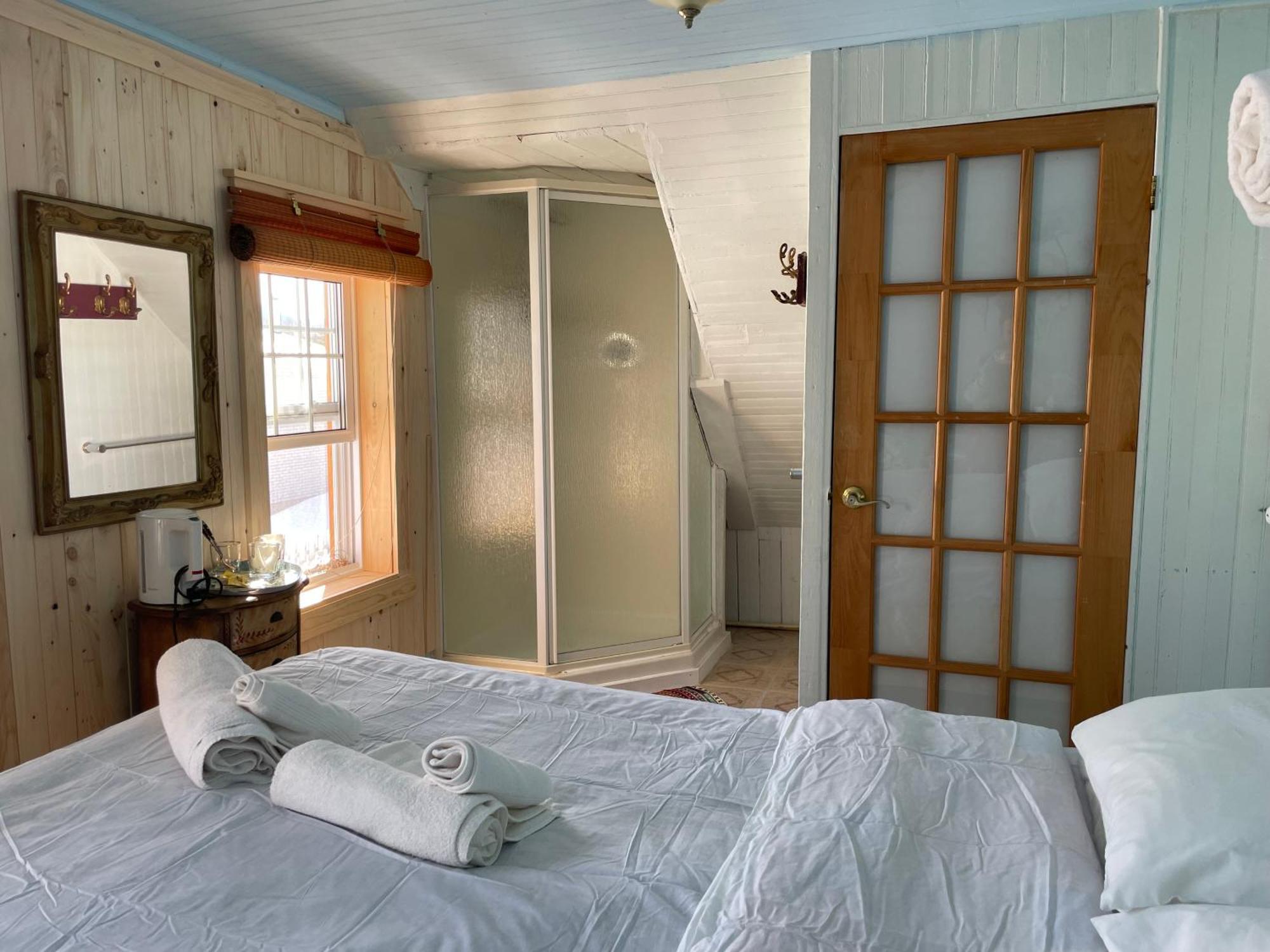 Gite La Belle Forillonne Chambre Bleu Ciel Gaspe Exterior photo